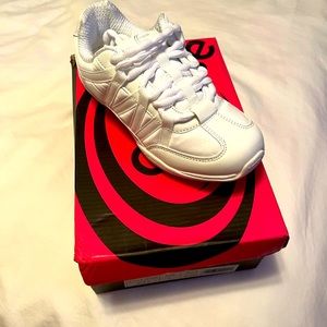 NIB Girls Cheerleading Sneakers